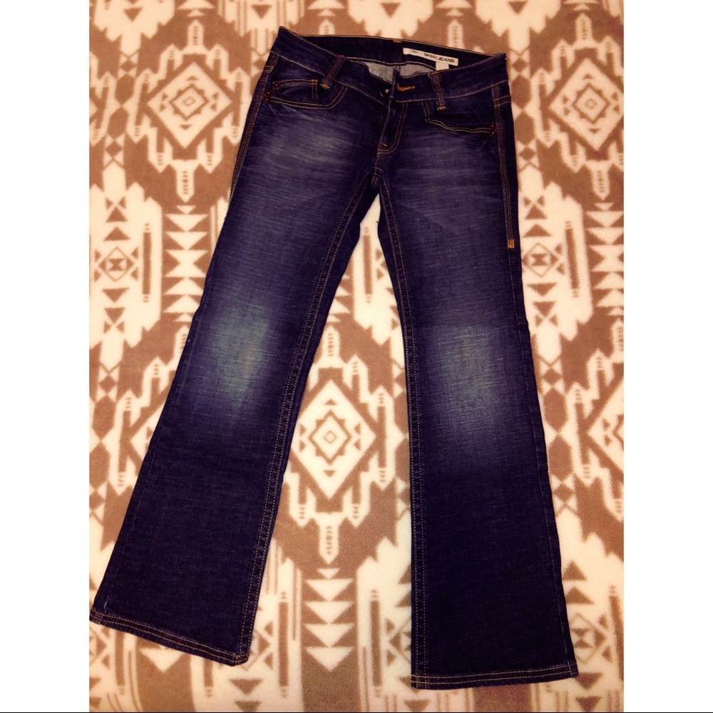 DKNY JEANS